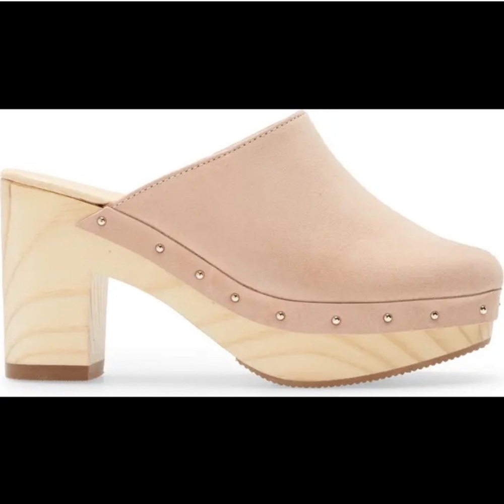 Chic Nude Mules with Wooden Heel
